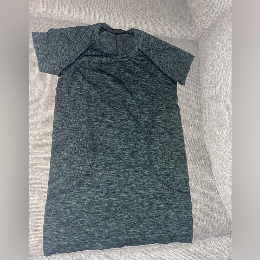 Lululemon Swiftly Tech Short Sleeve Size 6